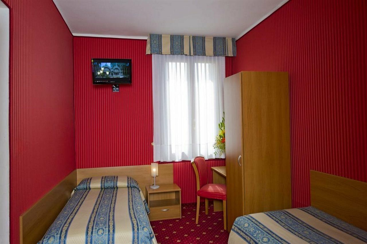 Hotel Nazionale Венеция Экстерьер фото